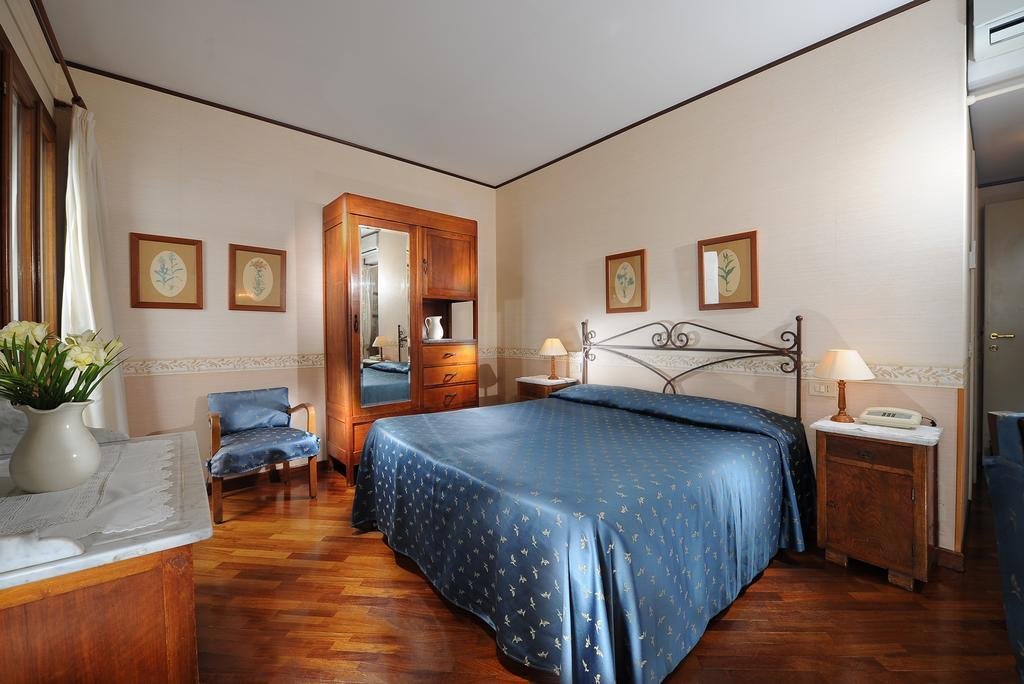 Hotel La Calcina เวนิส ภายนอก รูปภาพ