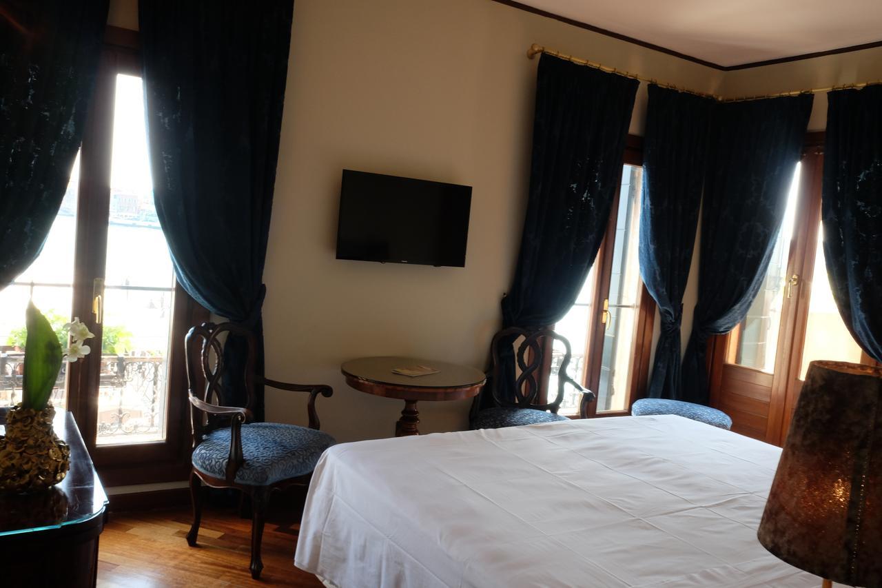 Hotel La Calcina เวนิส ภายนอก รูปภาพ
