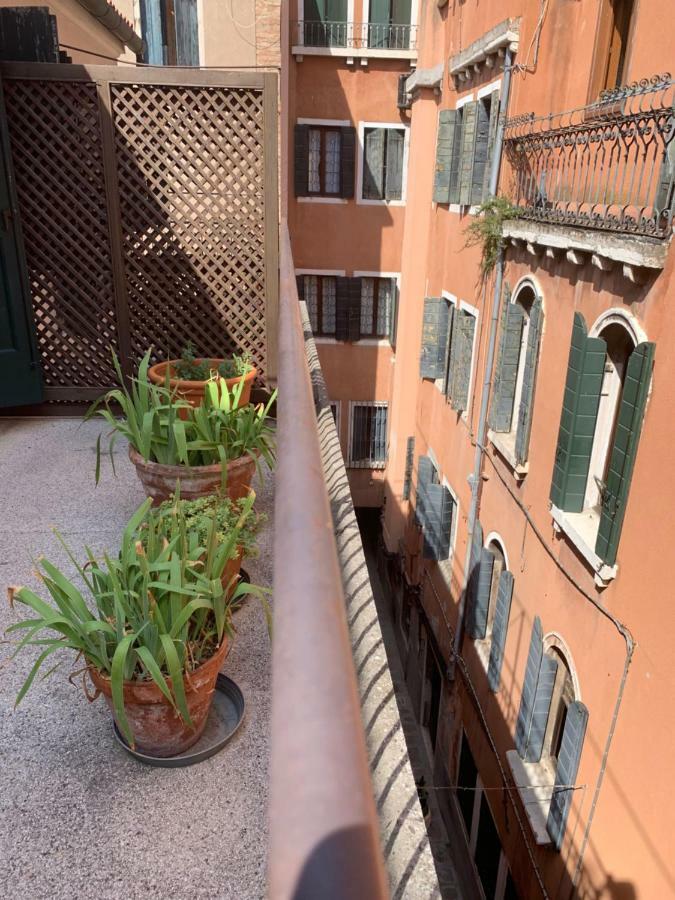 Hotel La Calcina เวนิส ภายนอก รูปภาพ