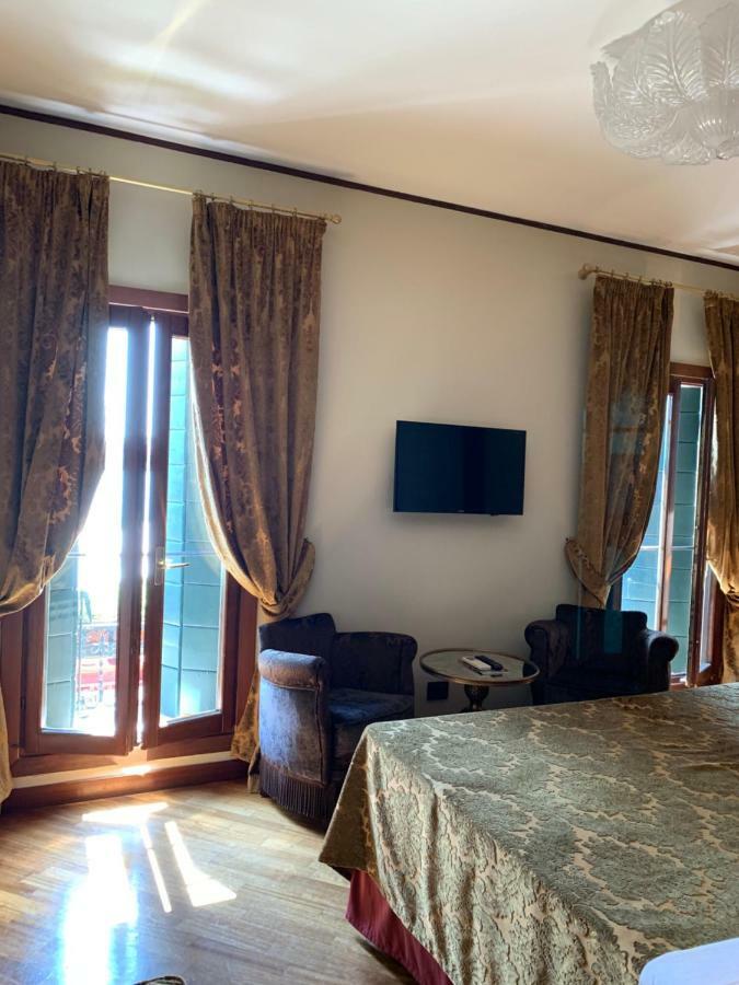 Hotel La Calcina เวนิส ภายนอก รูปภาพ