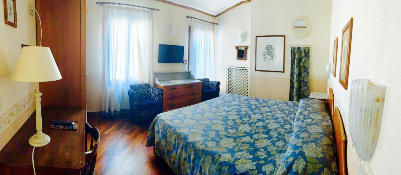 Hotel La Calcina เวนิส ภายนอก รูปภาพ