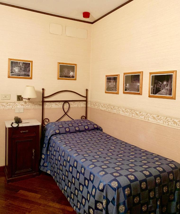 Hotel La Calcina เวนิส ภายนอก รูปภาพ