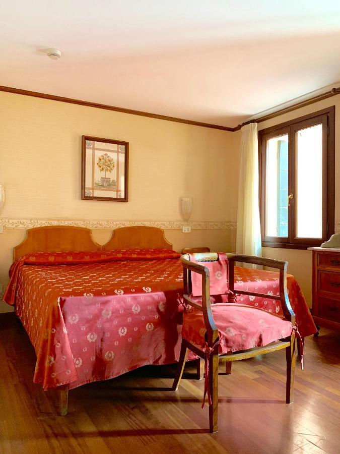 Hotel La Calcina เวนิส ภายนอก รูปภาพ