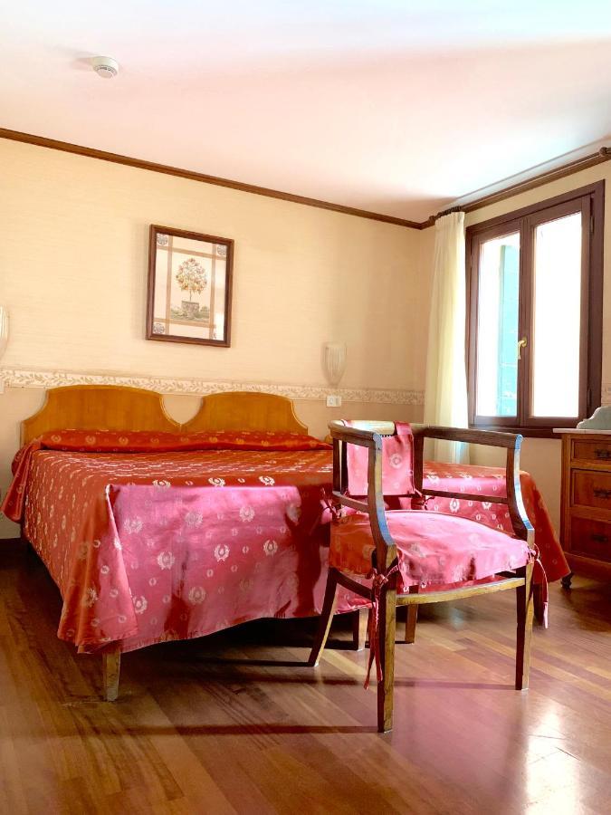 Hotel La Calcina เวนิส ภายนอก รูปภาพ