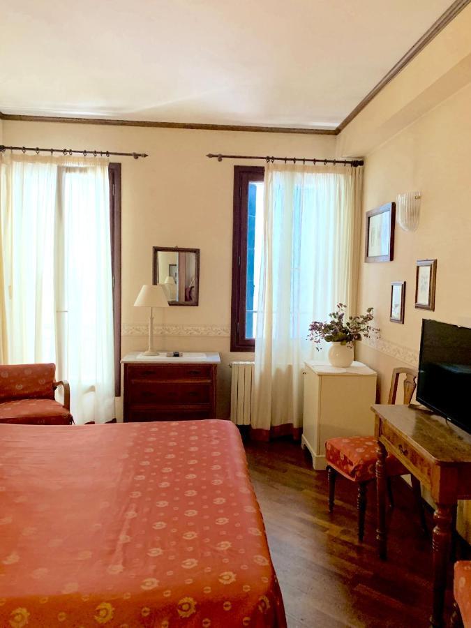 Hotel La Calcina เวนิส ภายนอก รูปภาพ